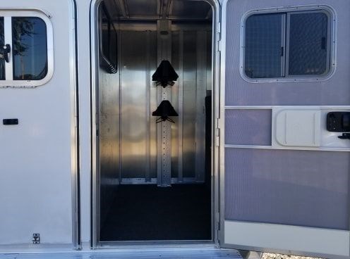 Trailer Photo 8