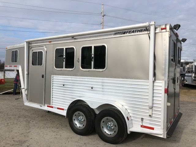 2004 Featherlite 2 Horse Gooseneck Slant Load