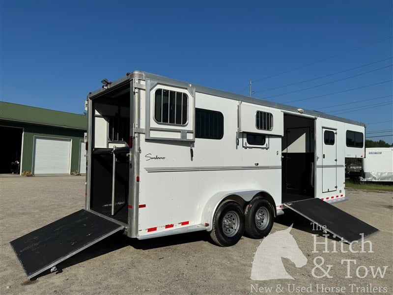 2012 Sundowner 2012 sundowner 2+1 gooseneck trailer w/ ac $33,900