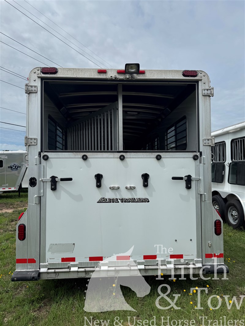 2017 Elite 2017 elite trailer 4 horse head to head $54,900