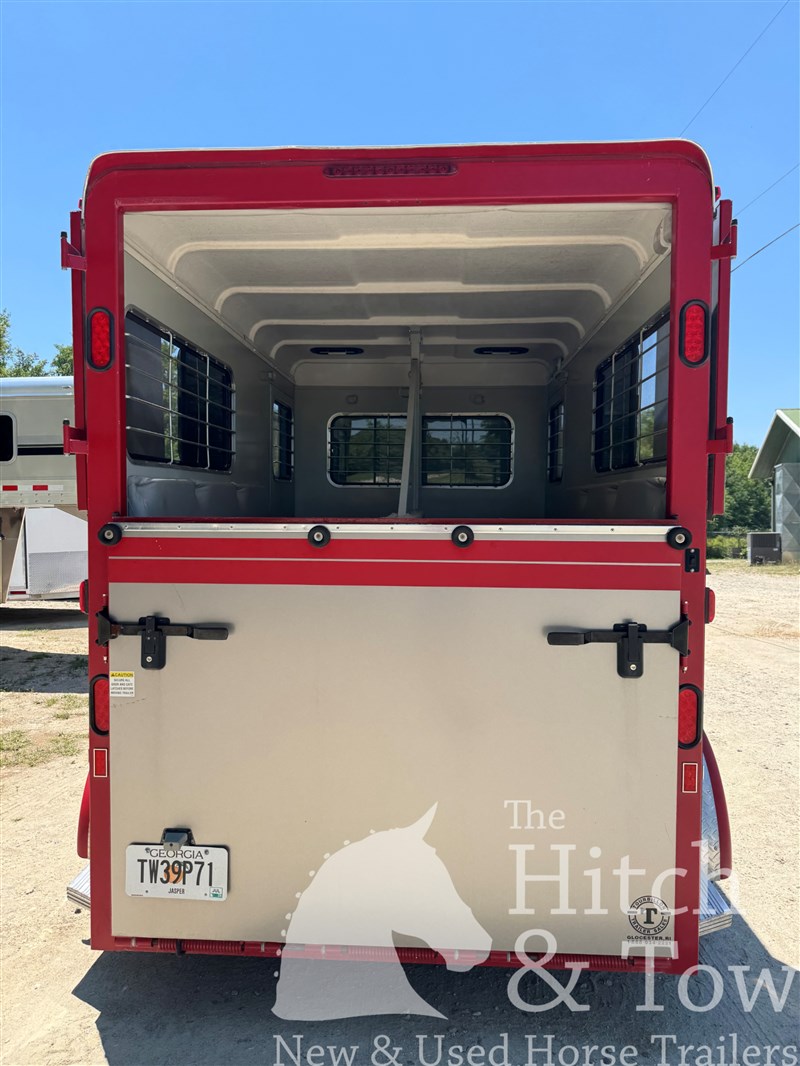2012 Hawk 2012 hawk 2 horse gooseneck $19,000