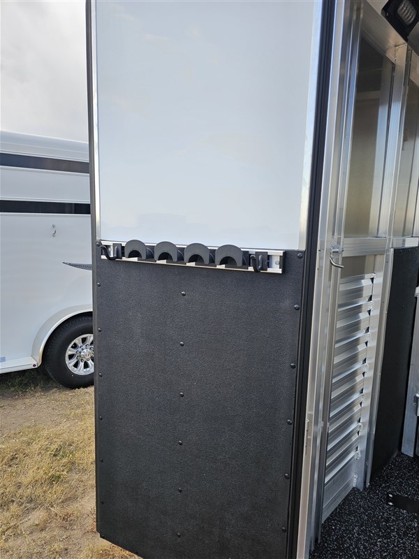 Trailer Photo 11