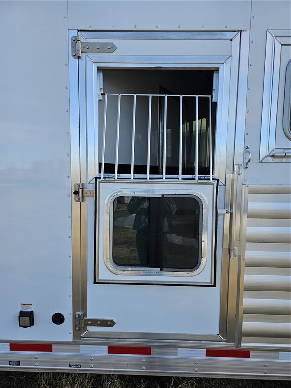 Trailer Photo 8
