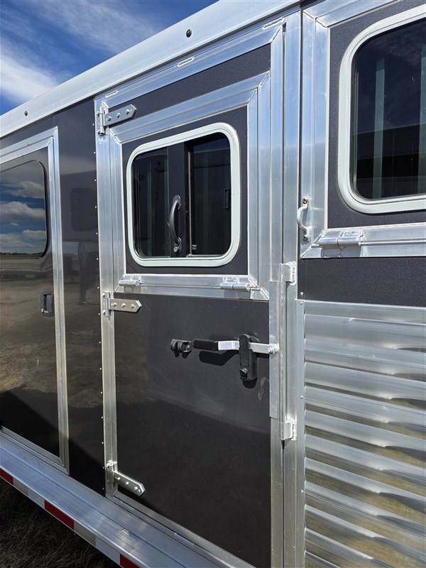 Trailer Photo 9