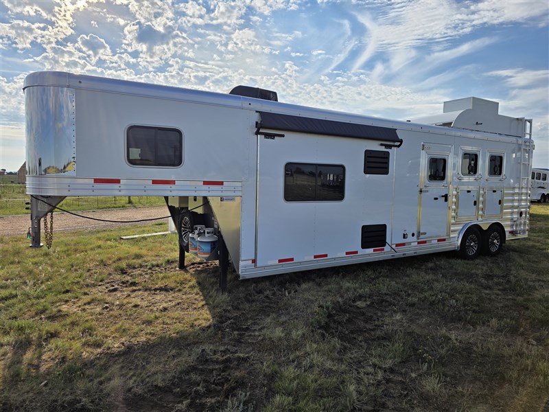 Trailer Photo 2