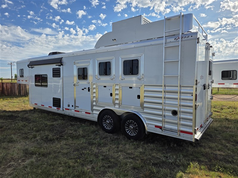 Trailer Photo 3