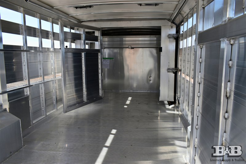 Trailer Photo 11