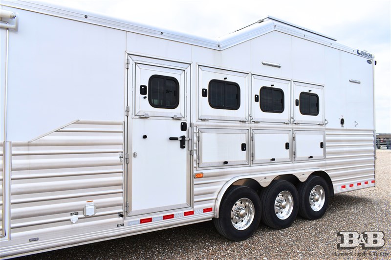 2026 Cimarron 4 horse norstar 15'6" living quarters