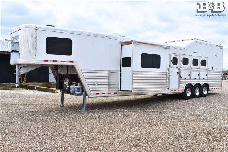 2026 Cimarron 4 horse norstar 15'6" living quarters