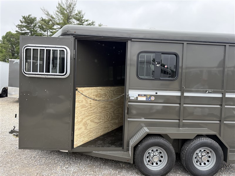 Trailer Photo 12