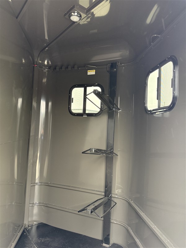 Trailer Photo 16
