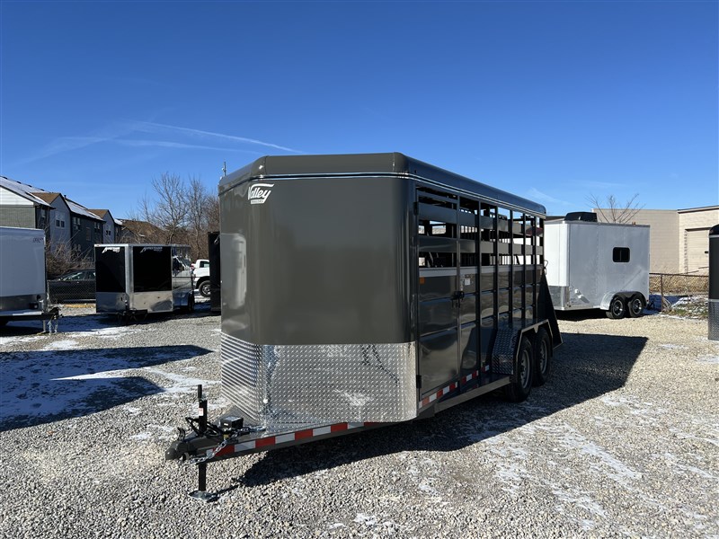 2027 Valley 3 horse slant combo