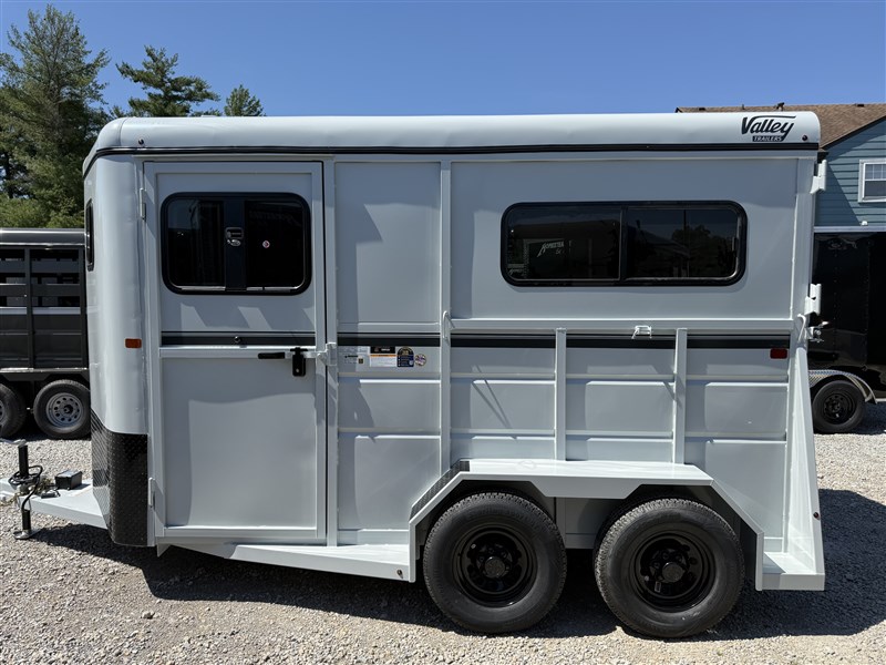 2027 Valley 2 horse straight load w/ ramp >> extra tall