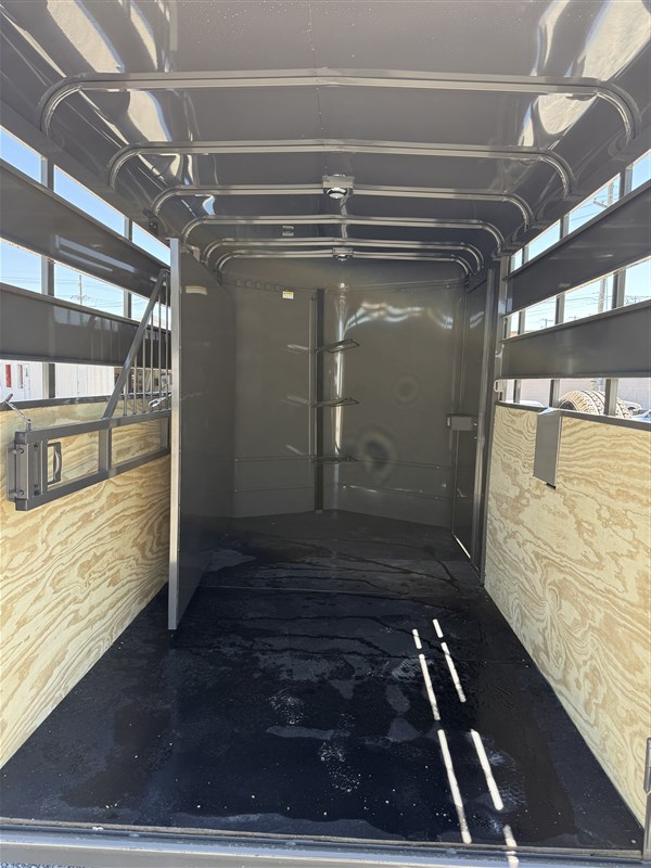 Trailer Photo 15