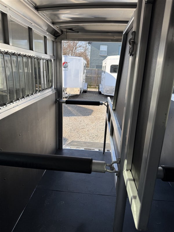 Trailer Photo 14