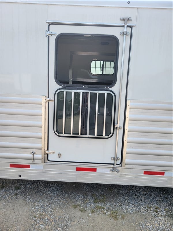 Trailer Photo 19