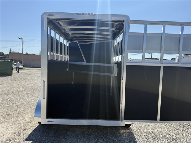 Trailer Photo 11