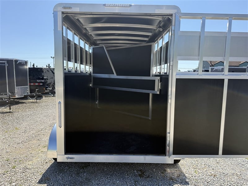 Trailer Photo 11