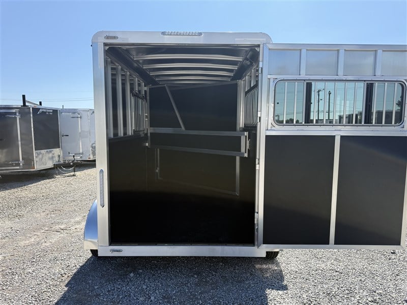 Trailer Photo 13