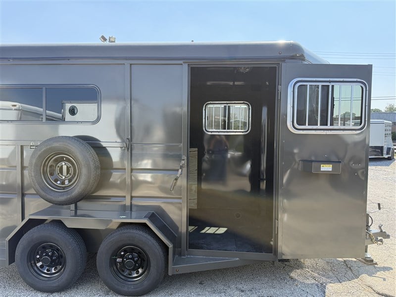 Trailer Photo 18