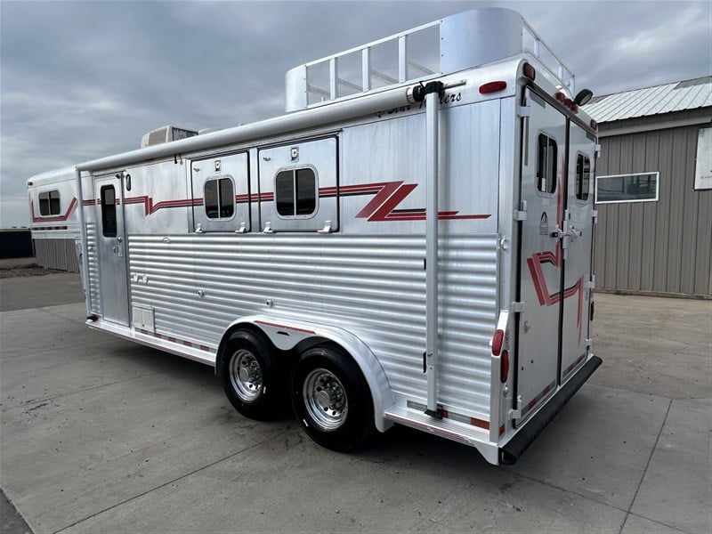 1995 4-star 2 horse 9' lq