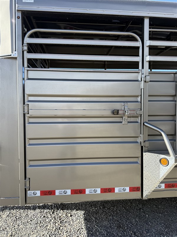 Trailer Photo 7