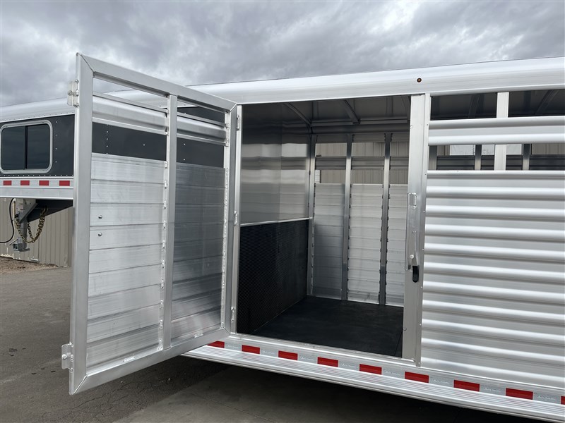 Trailer Photo 7