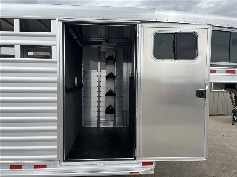 Trailer Photo 13