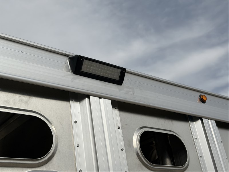 Trailer Photo 14