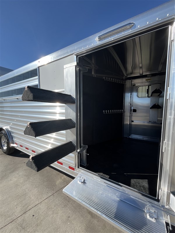 Trailer Photo 14