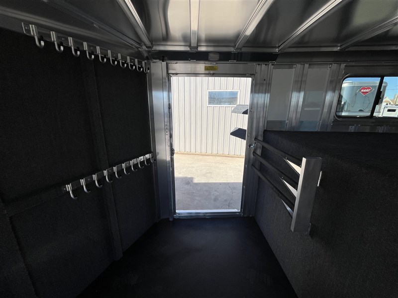 Trailer Photo 18