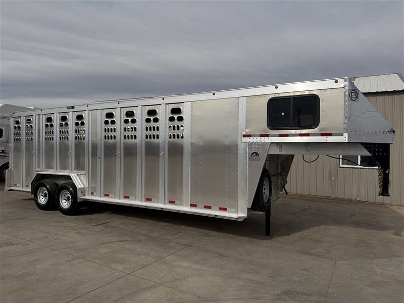 Trailer Photo 13