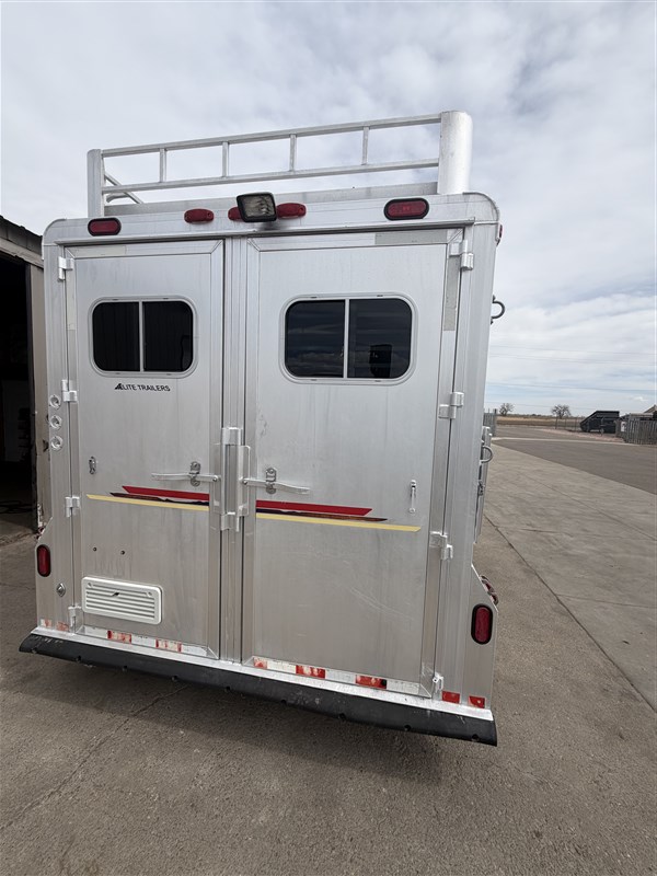 Trailer Photo 11
