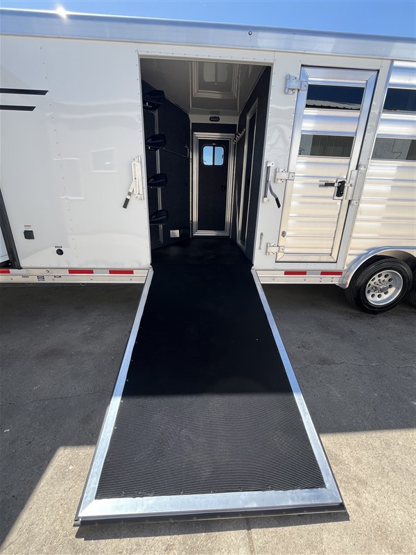 Trailer Photo 18