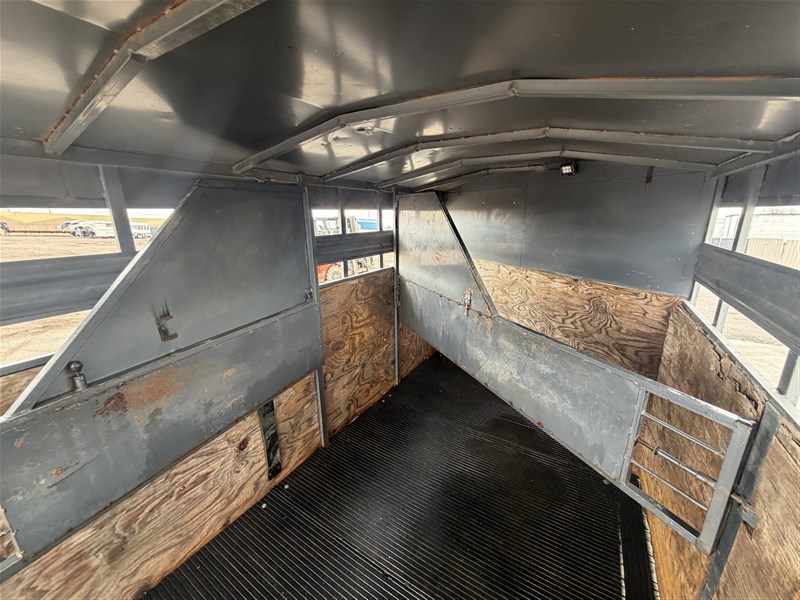 1996 Titan 3 horse slant