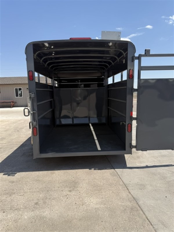 Trailer Photo 10