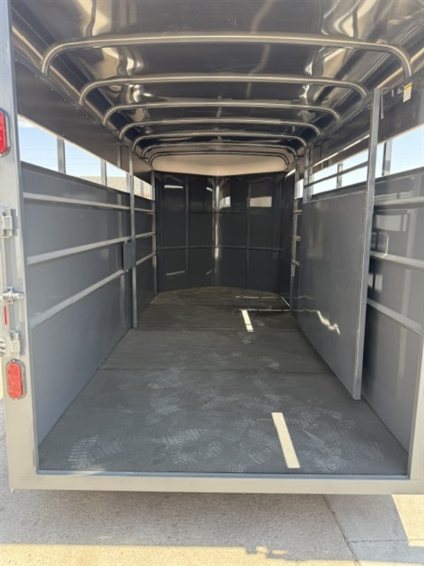 Trailer Photo 12