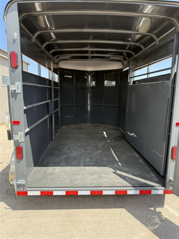 Trailer Photo 11