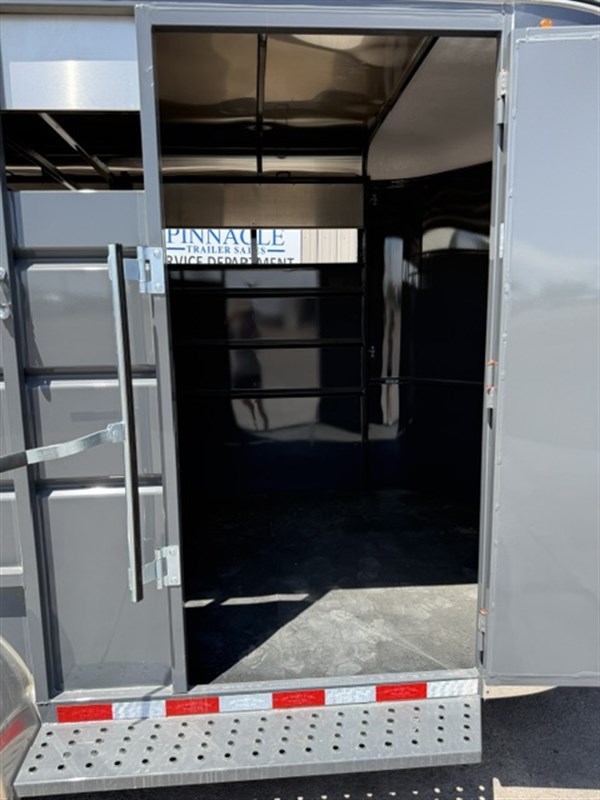Trailer Photo 8