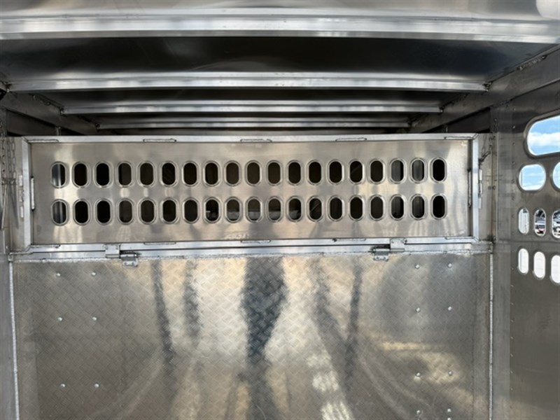 Trailer Photo 11