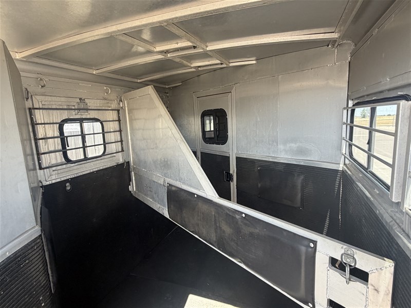Trailer Photo 16