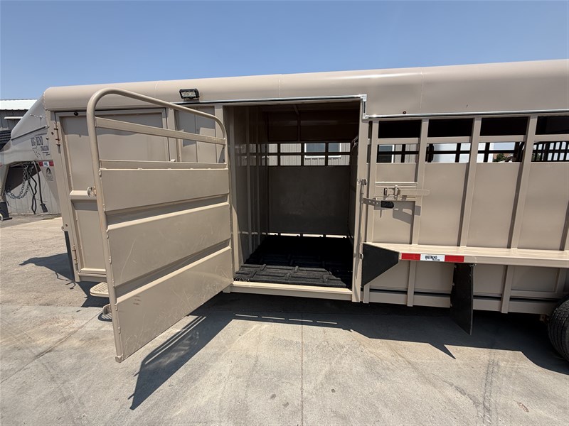 Trailer Photo 11