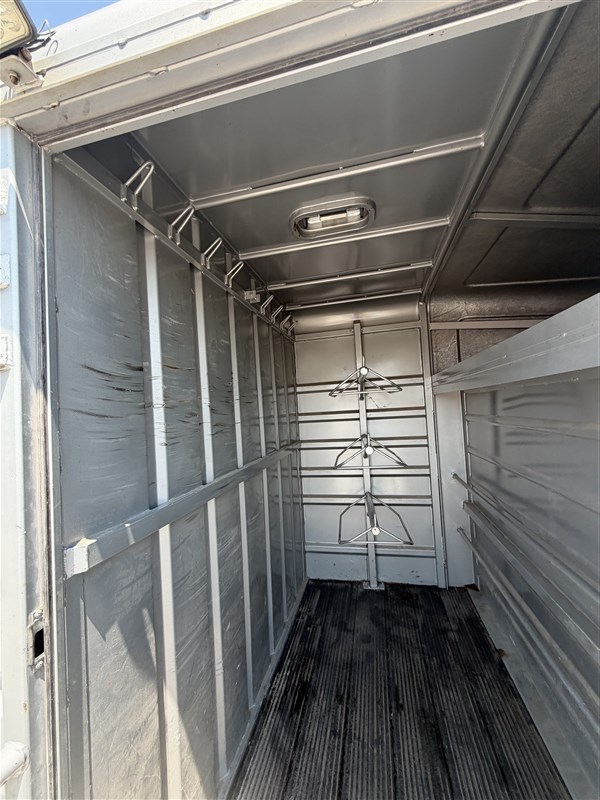 Trailer Photo 4