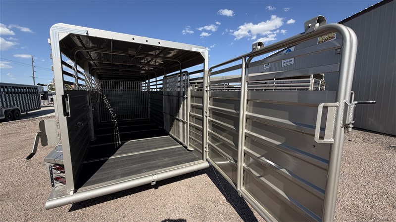 Trailer Photo 7