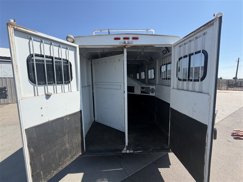 Trailer Photo 17