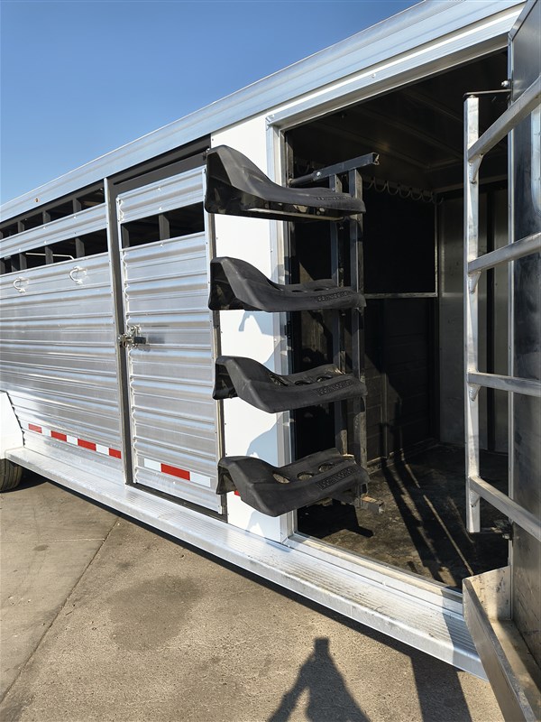 Trailer Photo 2