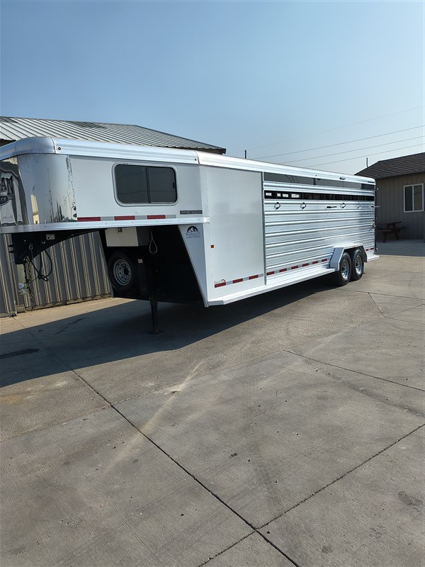 Trailer Photo 4
