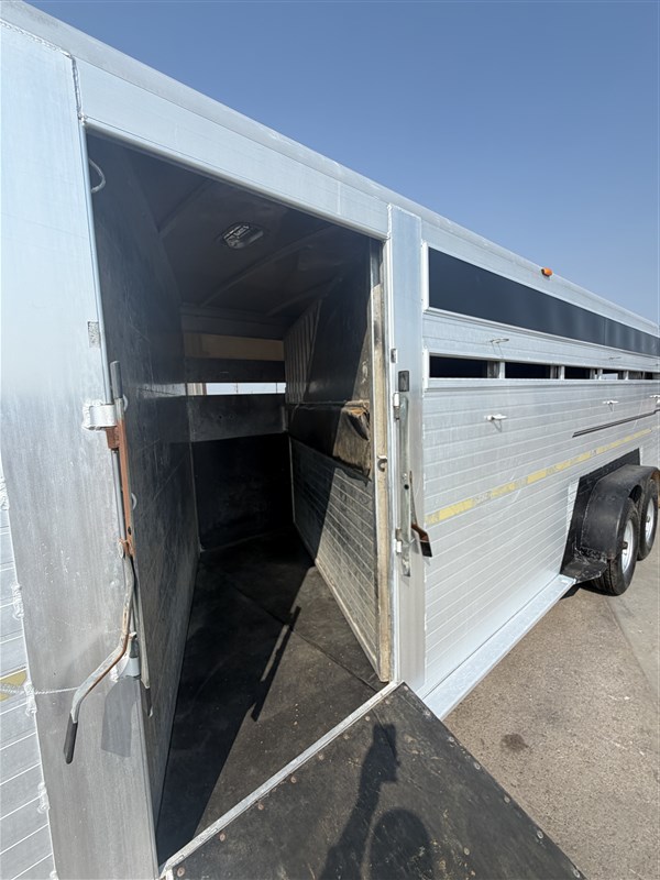 Trailer Photo 12