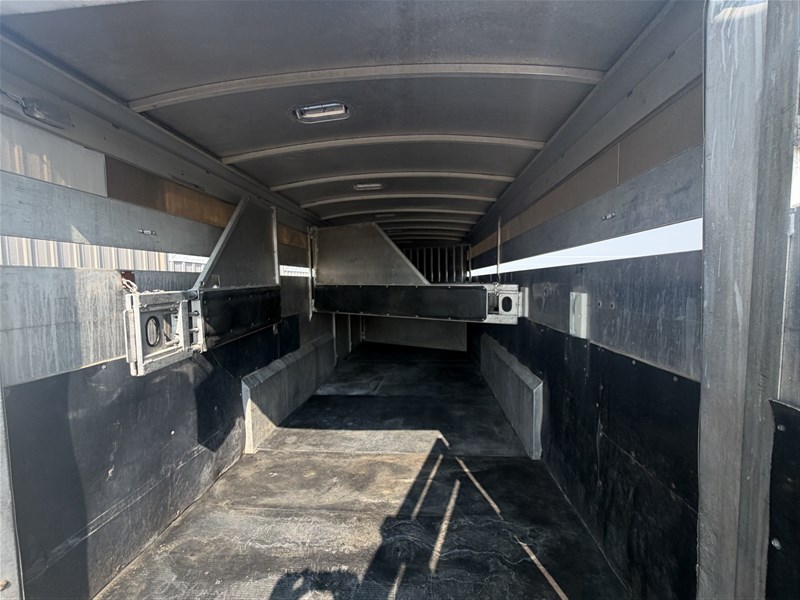 Trailer Photo 16