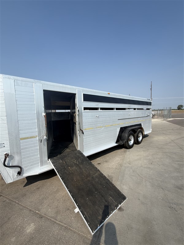Trailer Photo 11